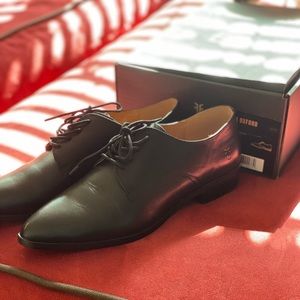 Black Oxford shoe